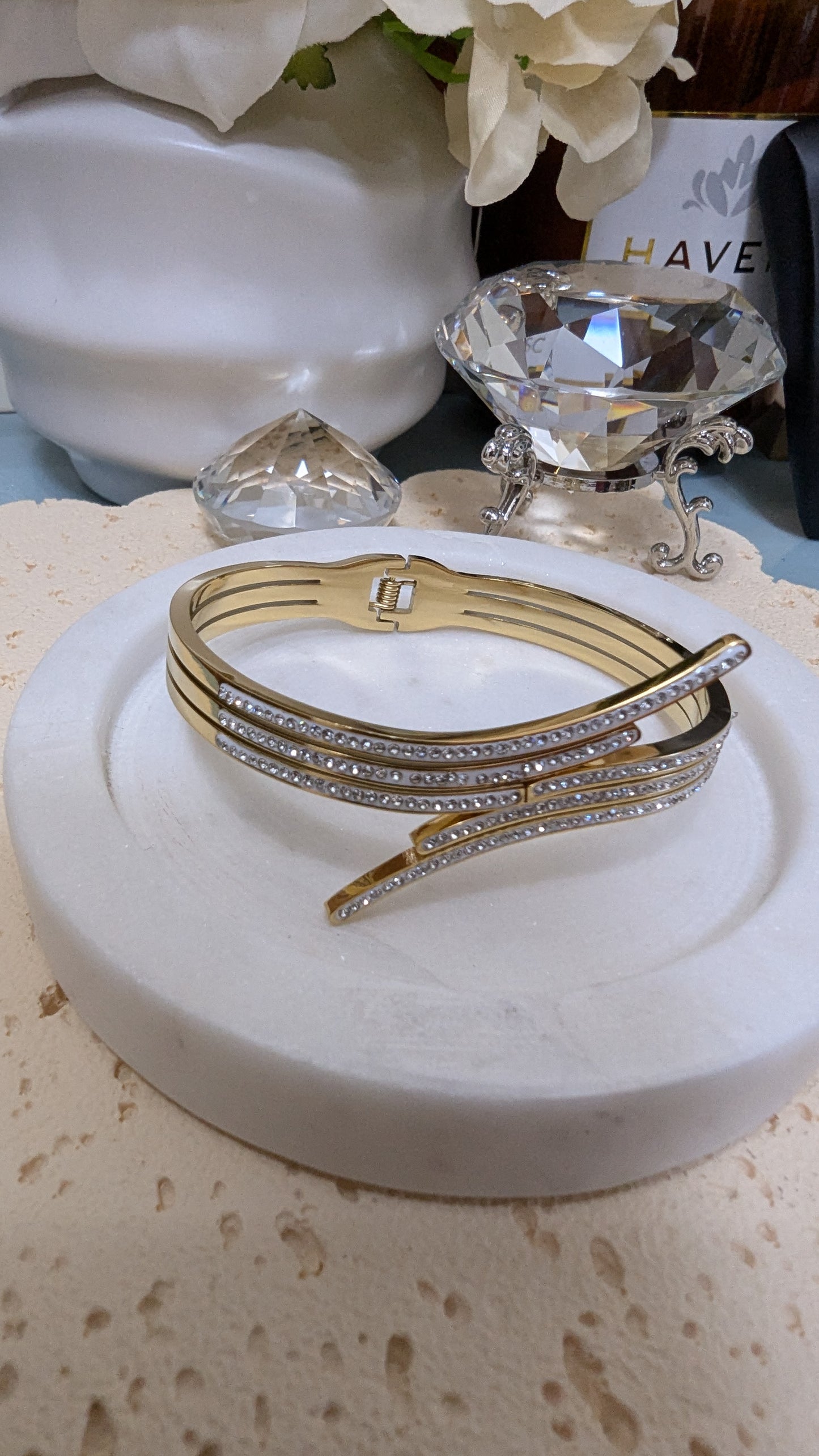 Luxury Gold-Plated Irregular Cuff Bracelet with Rhinestones